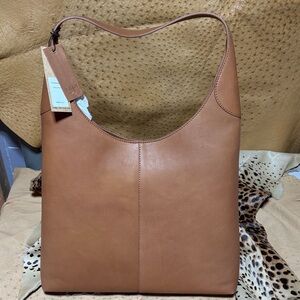 Sleek Tan Leather Hobo Bag